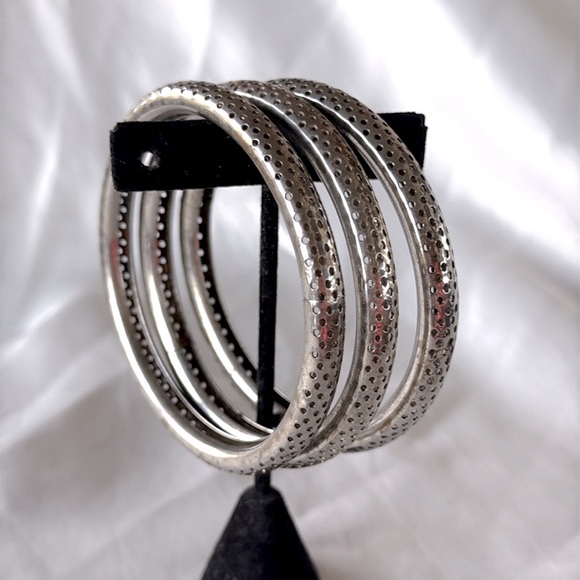 Chic Silver Perforated Bangle Trio - Picture 7 of 7